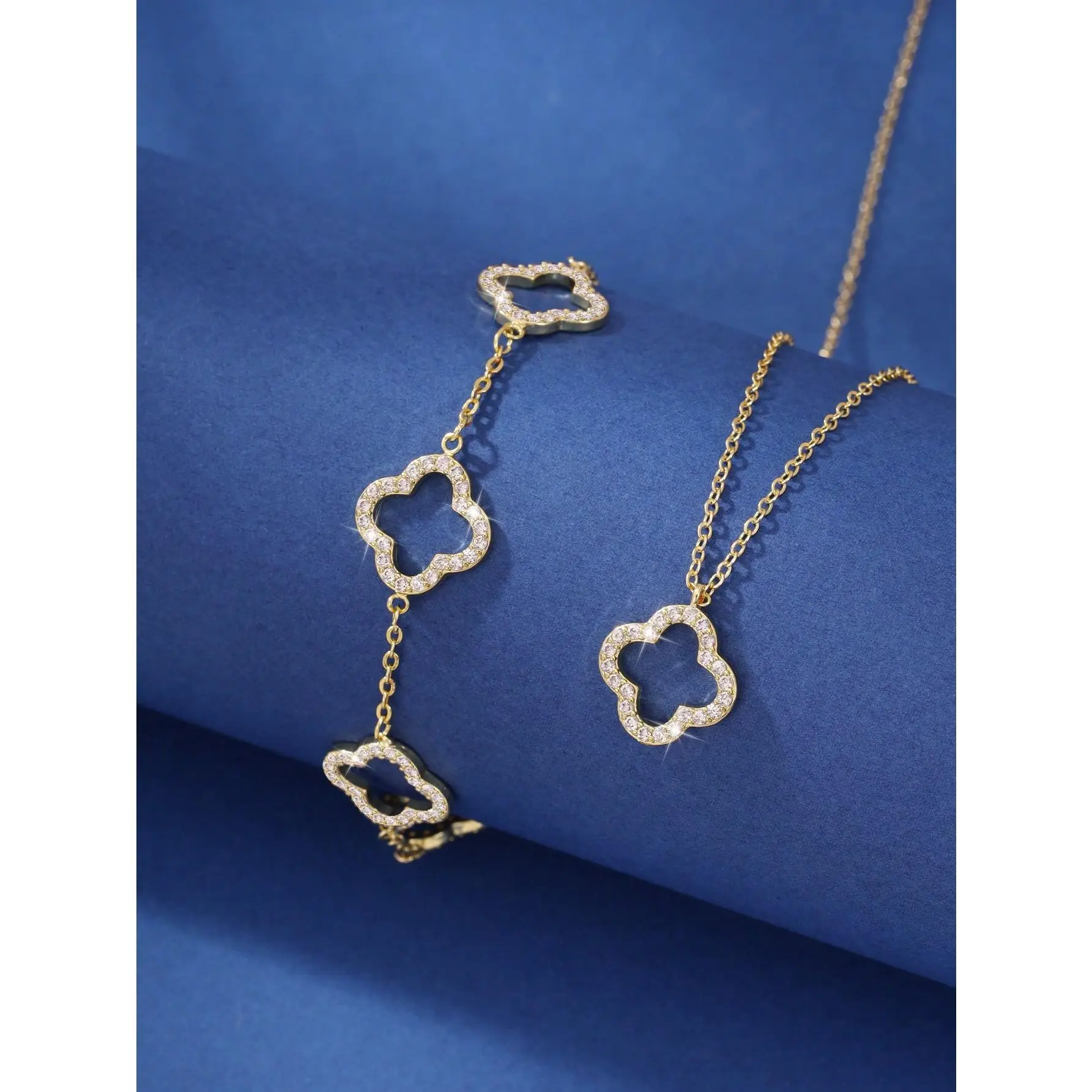 2 Pcs Set: 1pc Pendant Necklace + 1pc Bracelet, Fashionable Luxury Minimalist Gold-Color 5-Leaf Clover Ellipse Design, Copper, Suitable As Girlfriend, Wedding, Graduation, Date Gift Valentines undefined